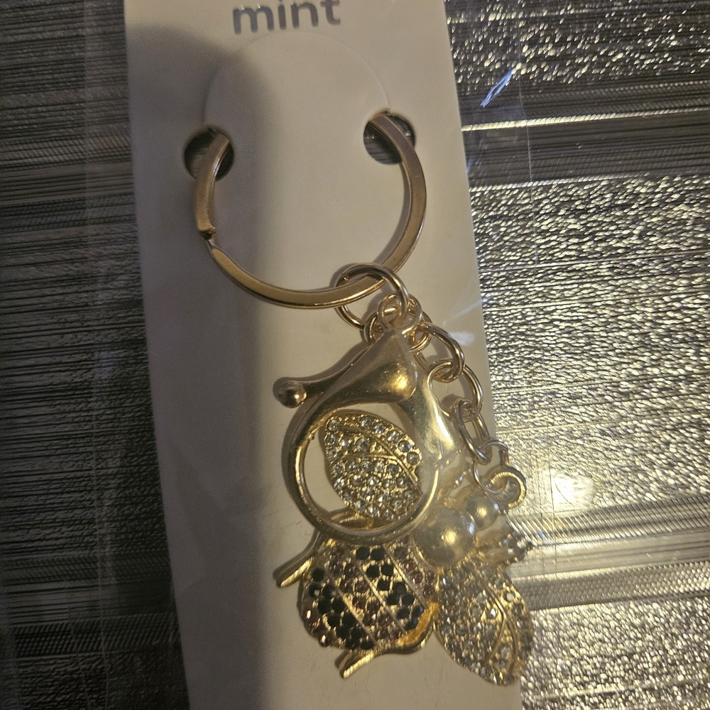 Bundle Of 6 Gold Bee Keychain Charm - Rhinestone Accent - Picture 6 of 6